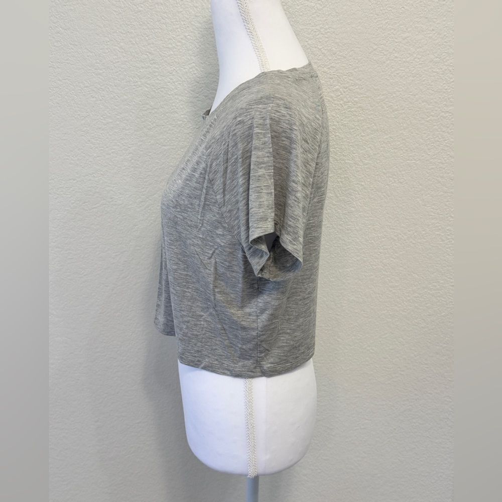 OFFLINE by Aerie Cropped T-Shirt Heather Grey Raglan Short Sleeve Medium - Picture 3 of 6